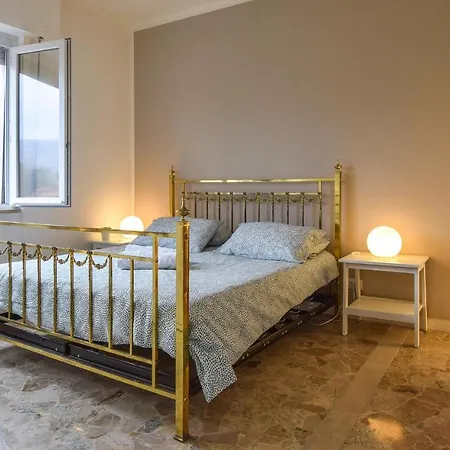 Gorgeous Apartment In Chiavari With Wifi *